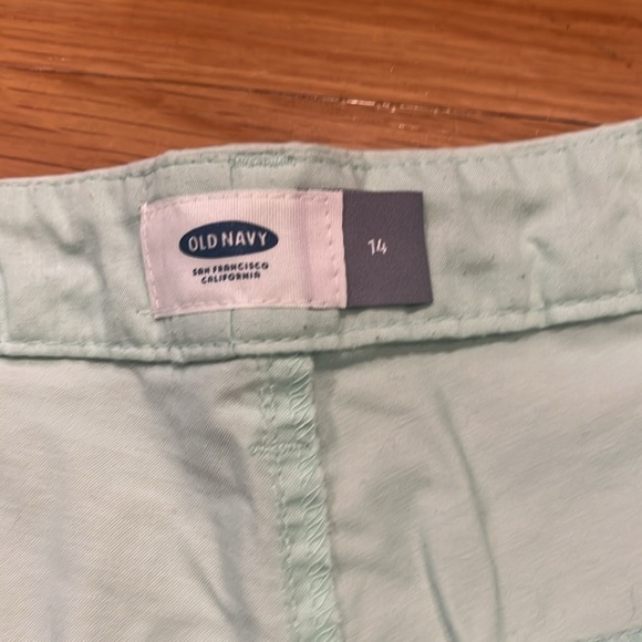 Old navy women’s mint green color shorts size 14 - Picture 3 of 10